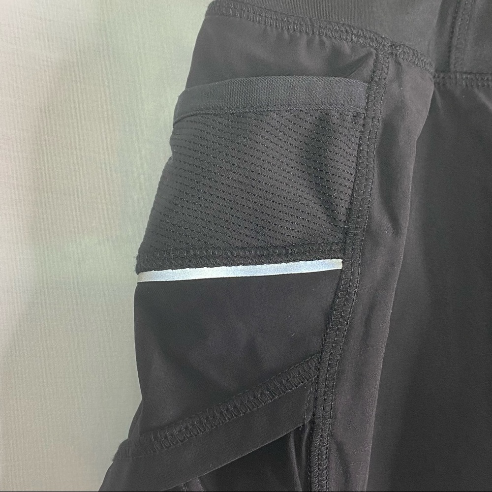 ATHLETA Fusion Stripe Ready Set 2 in 1 Black Shorts XXS - Picture 7 of 8